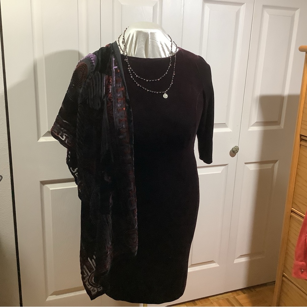 Jacqueline Ferrar Size 18 Wine Color Stretch Velvet Dress, Free Scarf, Necklace